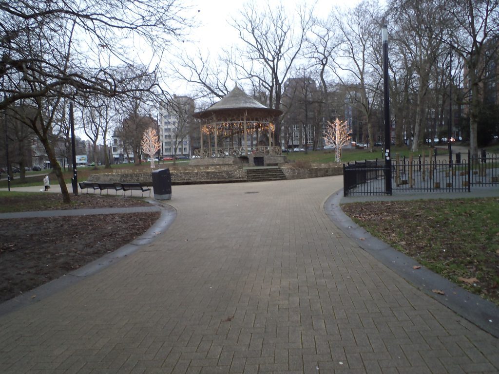l'entrée du Parc de Charleroi